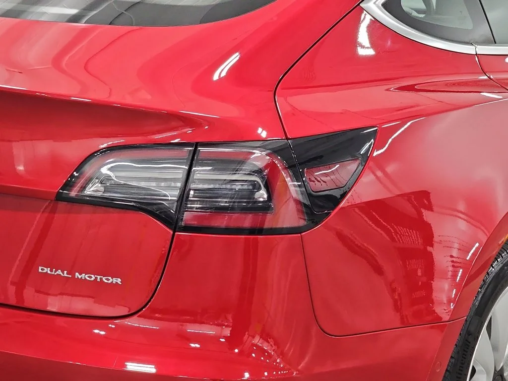 Used 2020  Tesla Long Range image 34