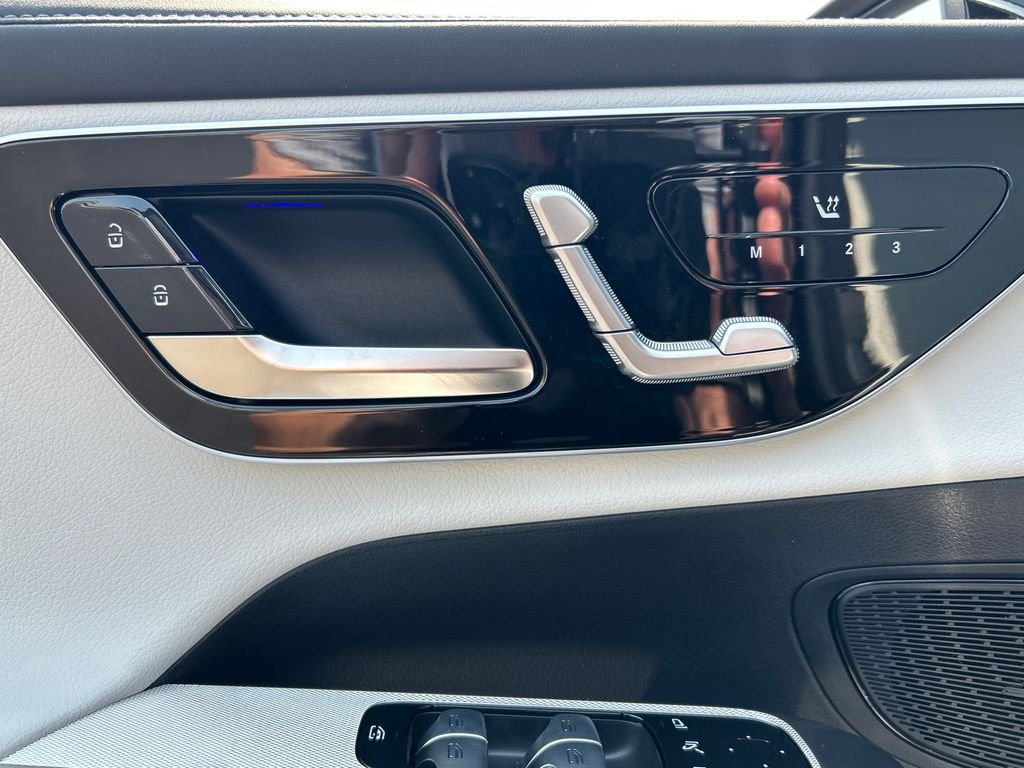 New 2026 Black Mercedes-Benz GLC 300 image 11