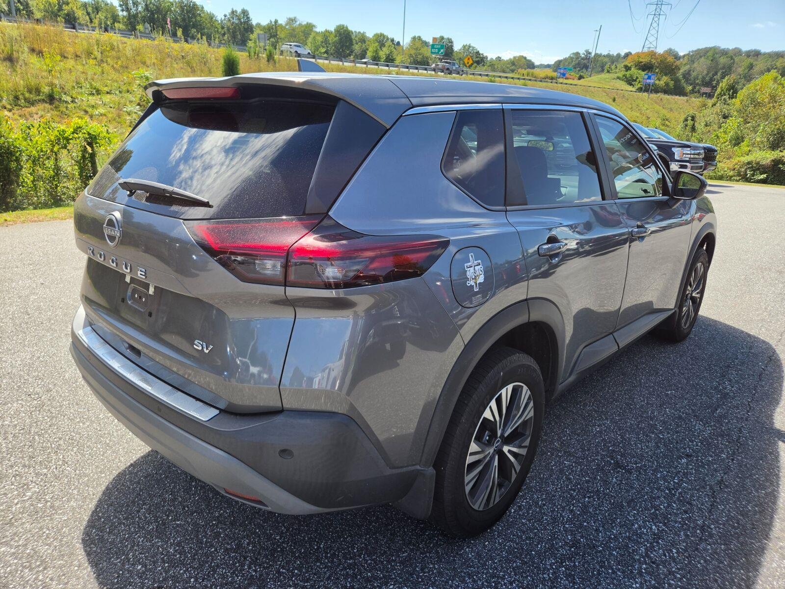 Used 2022 Grey Nissan SV image 5