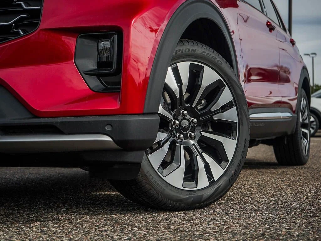New 2026 Rapid Red Metallic Tinted Clearcoat Ford Platinum™ image 5