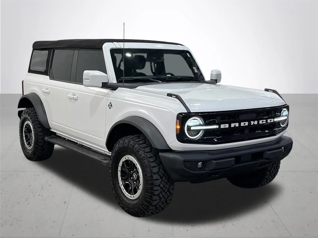 Used 2022 White Ford Outer Banks image 8