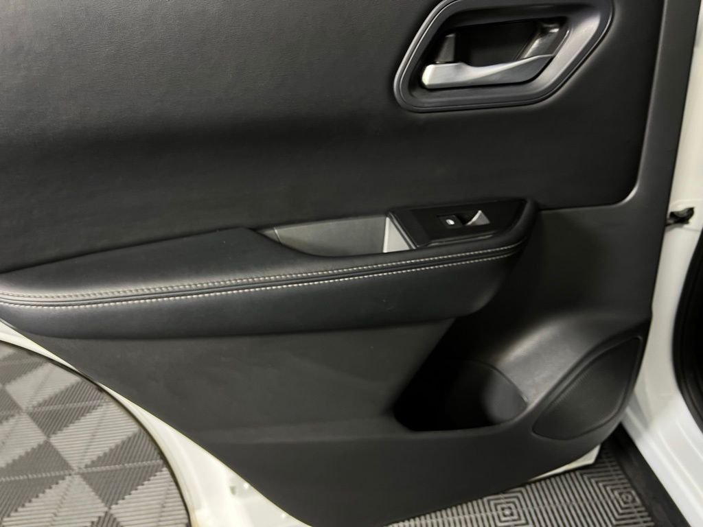 2024 Nissan Rogue SV - Photo 24