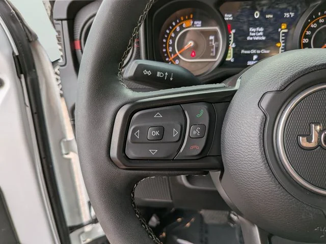Used 2025 White Jeep Rubicon X image 27