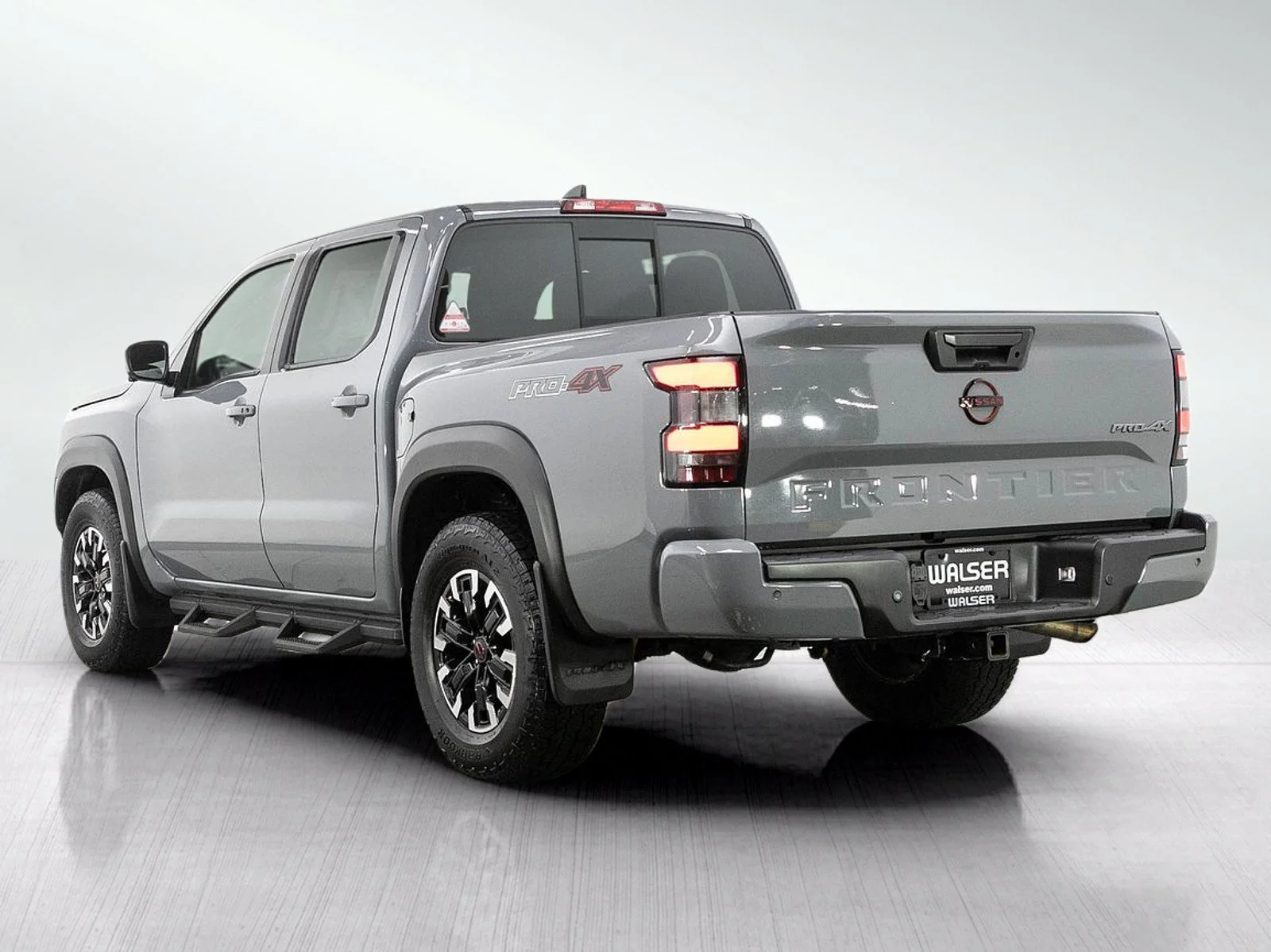 Used 2022 Boulder Gray Pearl Nissan PRO-4X image 3