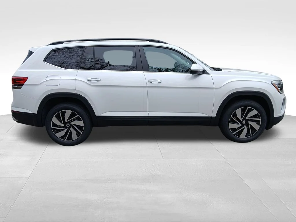 New 2026 White Volkswagen SE w/Technology image 6