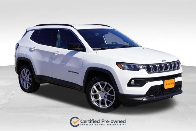 2023 Jeep Compass Latitude Lux 4X4's photo