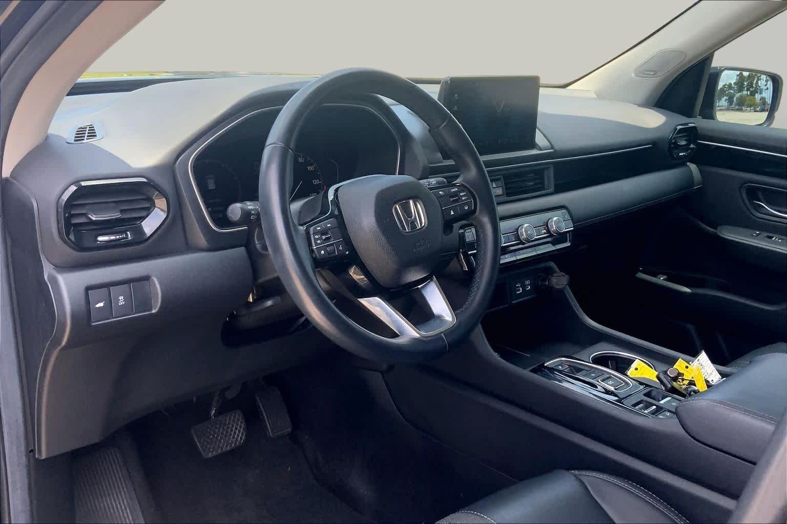 Used 2024 Crystal Black Pearl Honda Touring image 17
