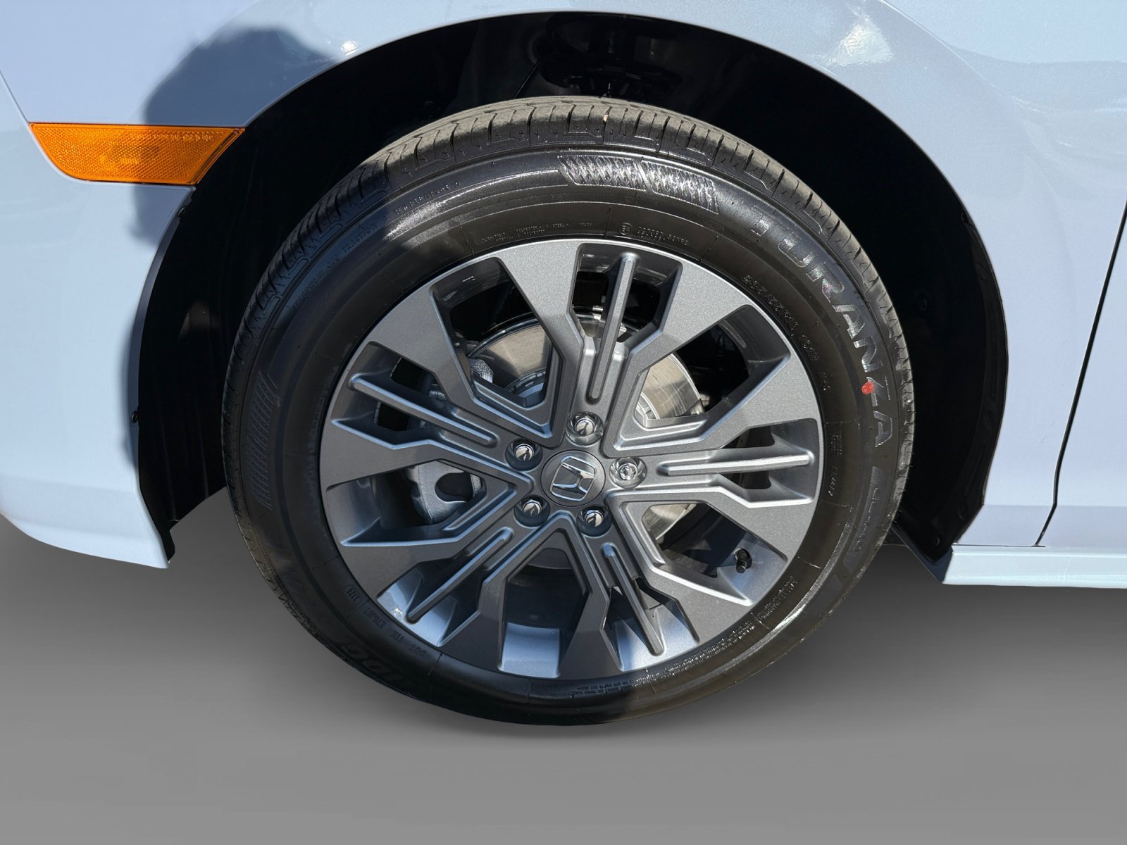 New 2027 Sonic Gray Pearl Honda Touring image 9