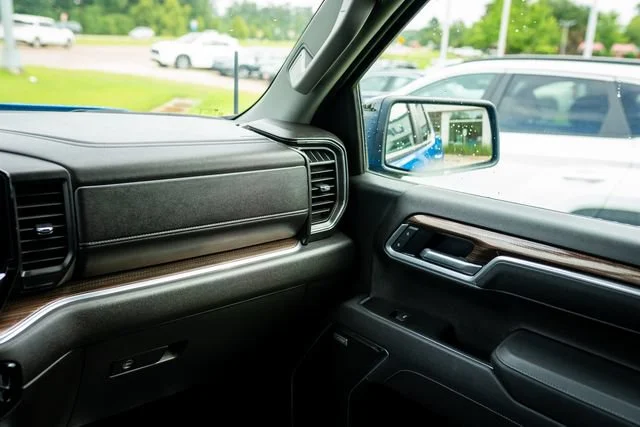 Used 2025 Riptide Blue Metallic Chevrolet RST image 28