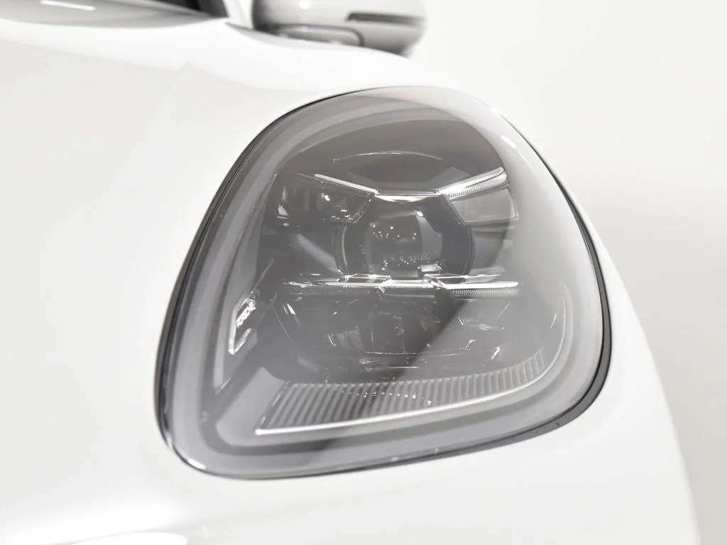 2026 Porsche Macan - Photo 11