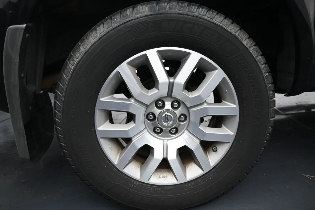 Used 2012 Black Nissan SL image 9