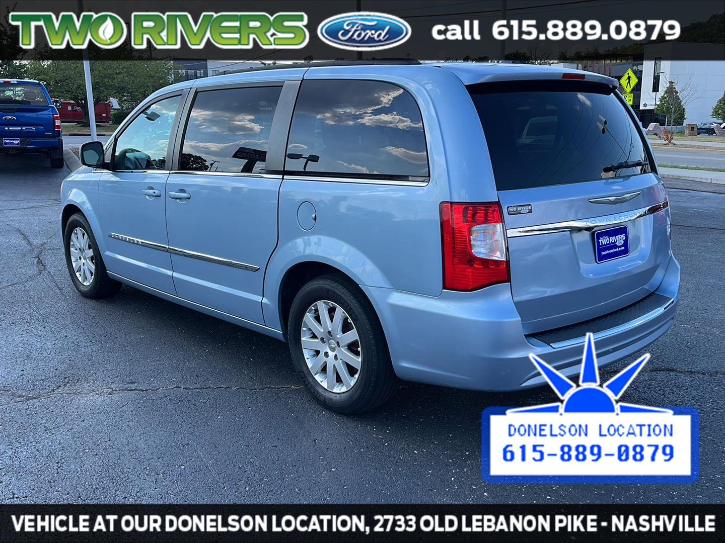 Used 2013 Crystal Blue Pearlcoat Chrysler Touring image 6