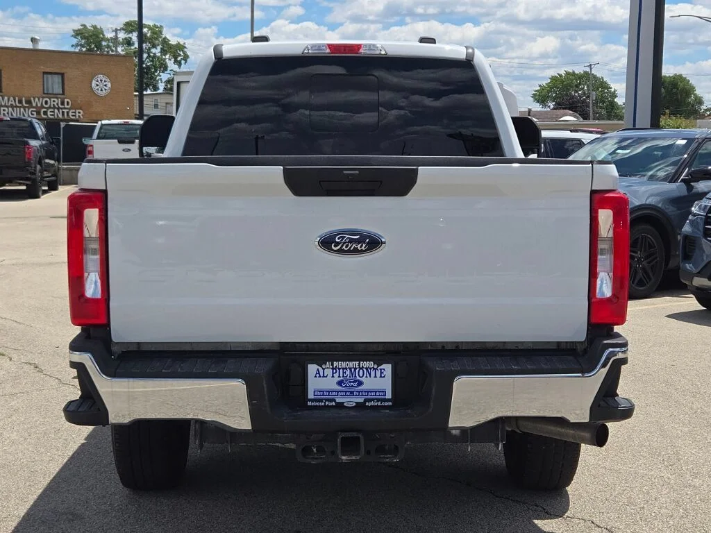 Used 2024 Oxford White Ford XL image 9