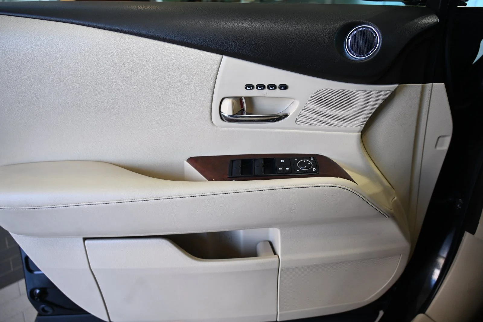 Used 2015 Black Lexus 350 image 11