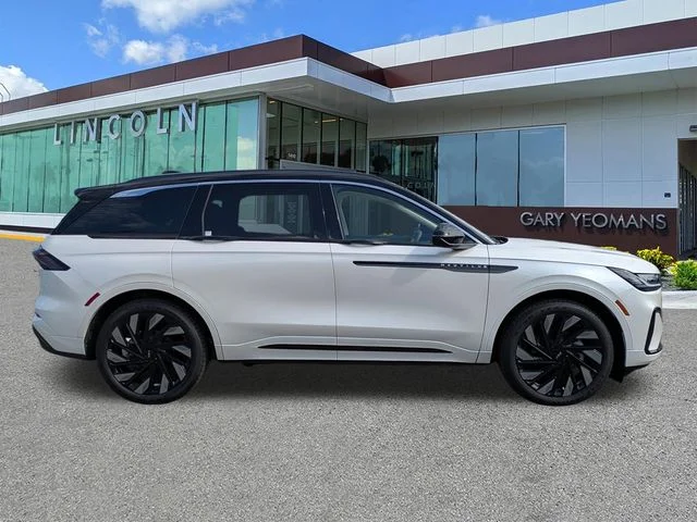 New 2026 White Lincoln Black Label image 3