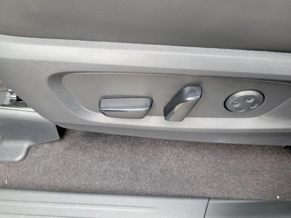 New 2027 HARBOR GRAY INFINITI Luxe FWD image 12