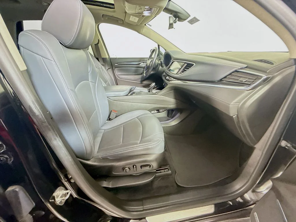 Used 2019 Ebony Twilight Metallic Buick Premium image 29
