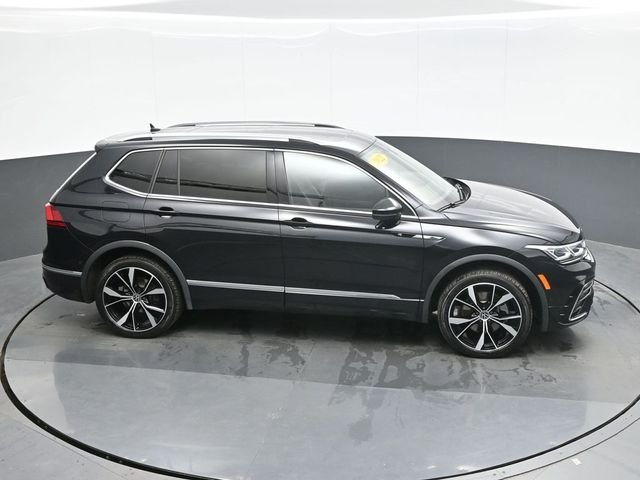 Used 2022 Black Volkswagen 2.0T SEL R-Line image 16