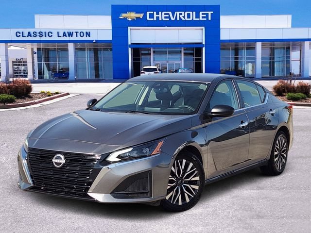 Used 2025 Gray Nissan SV image 1