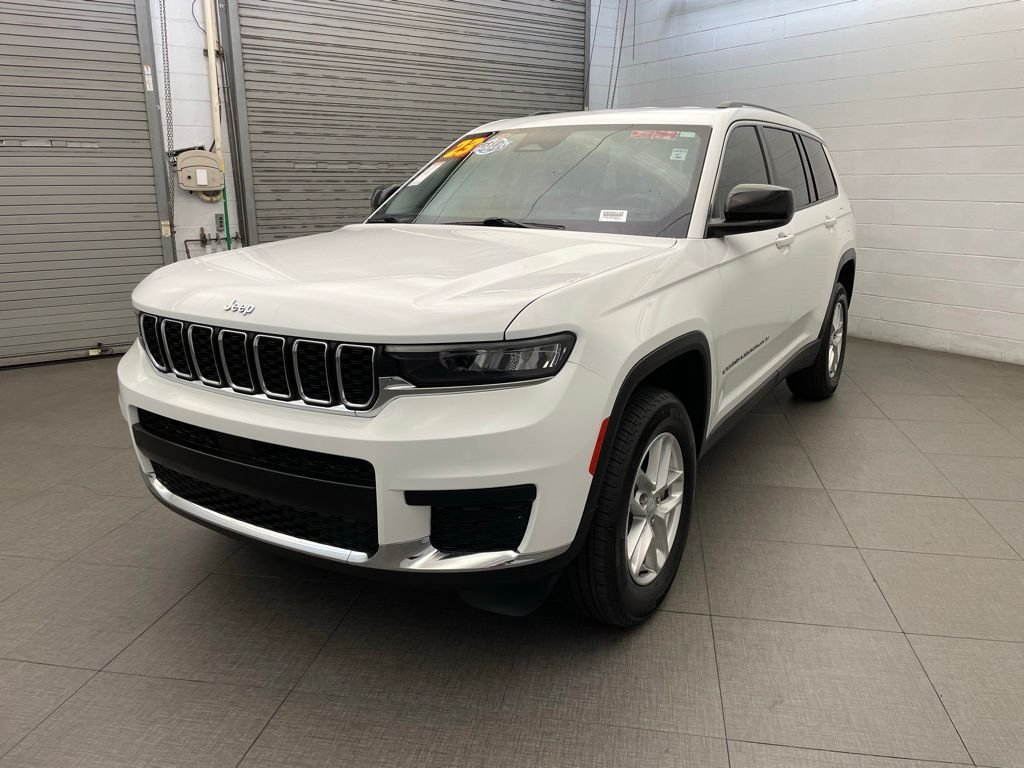 Certified Used 2023 White Jeep Laredo image 5