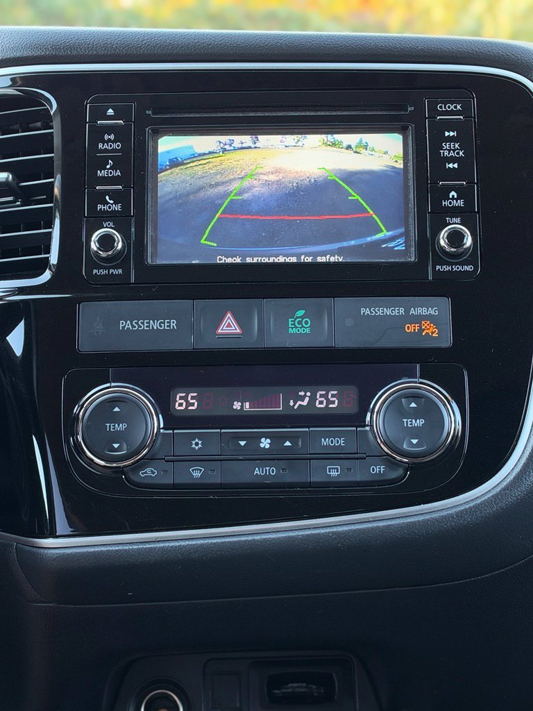 Used 2016 Mercury Gray Metallic Mitsubishi SE image 19
