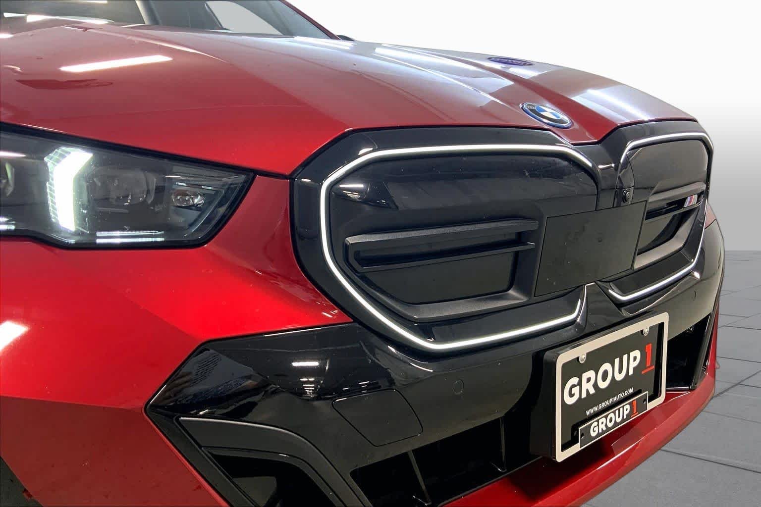 Used 2024 Vegas Red Metallic BMW M60 image 32