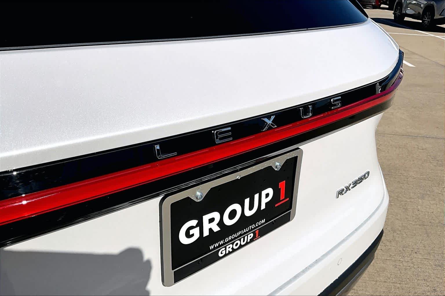 Used 2025 Eminent White Pearl Lexus Premium image 31