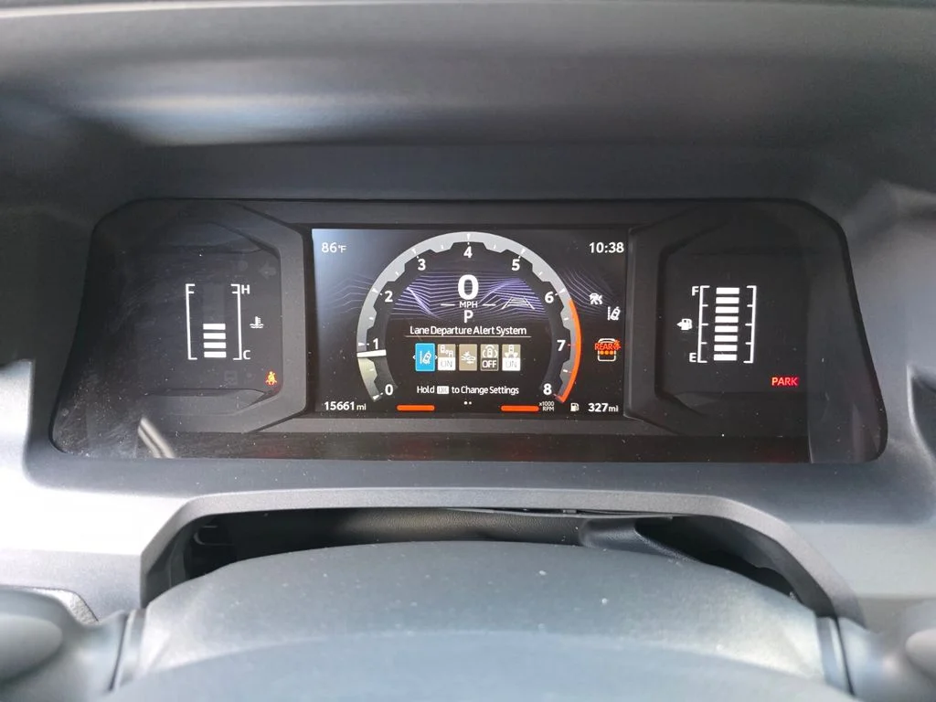 Used 2025  Toyota SR5 image 32