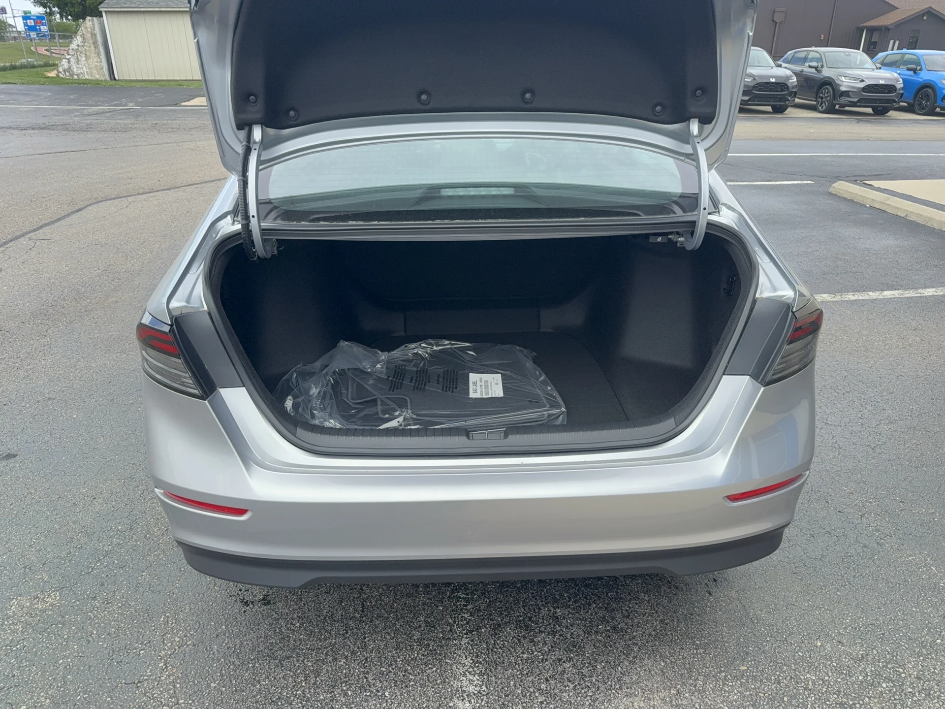New 2026 Solar Silver Metallic Honda LX image 16