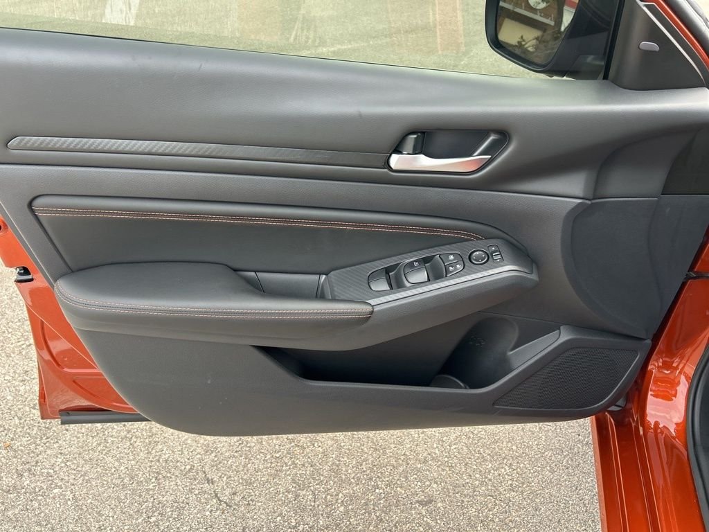 Used 2021 Orange Nissan 2.5 SR image 19