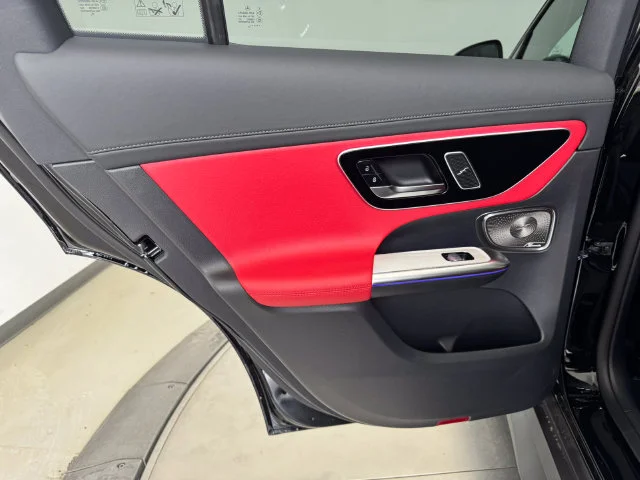 New 2026  Mercedes-Benz GLC 300 image 40