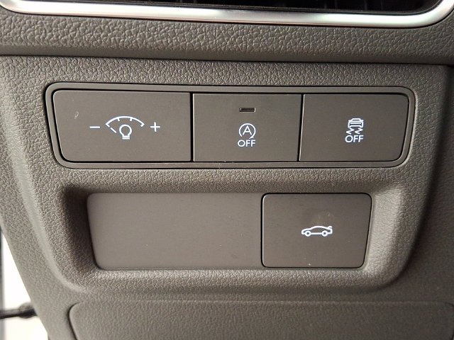 Certified Used 2026 White Hyundai SE image 32