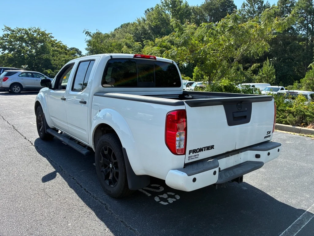 Used 2020  Nissan SV image 4