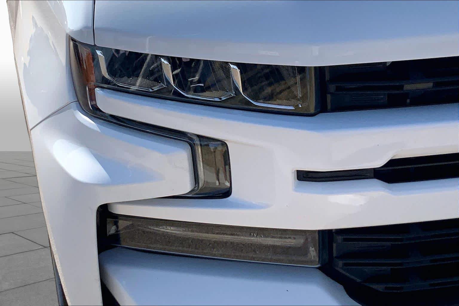 Used 2019 Summit White Chevrolet RST image 28