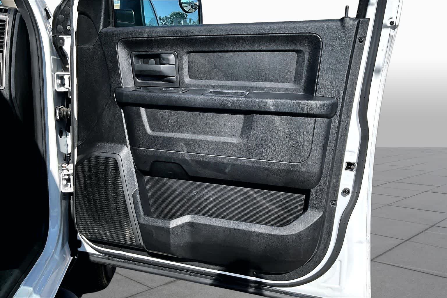 Used 2015 Bright White Clearcoat Ram Express image 22