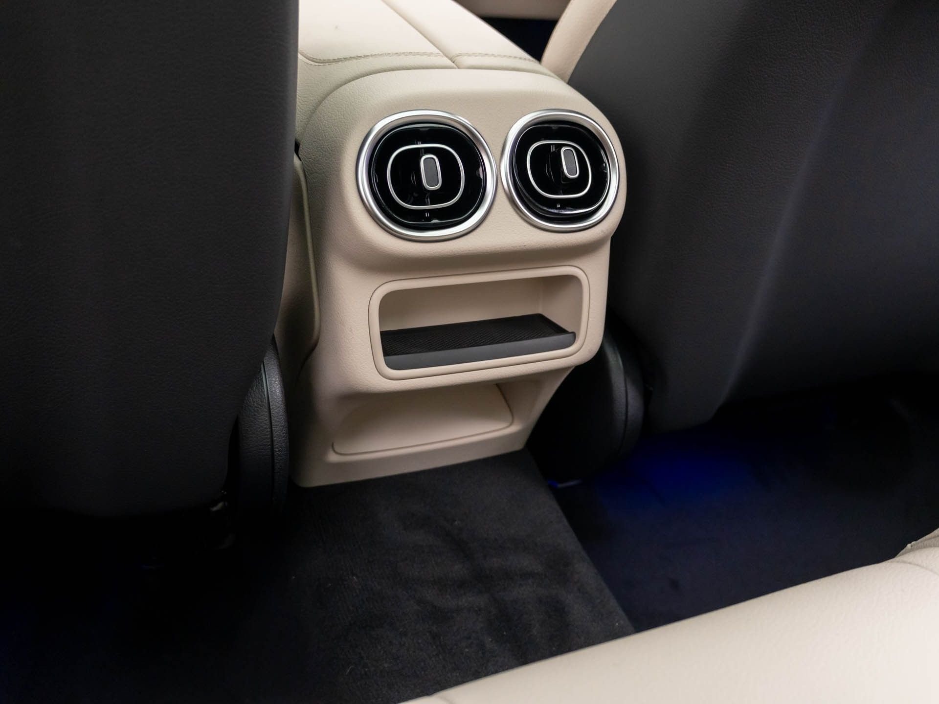 New 2027 Polar White Mercedes-Benz GLC 300 image 21