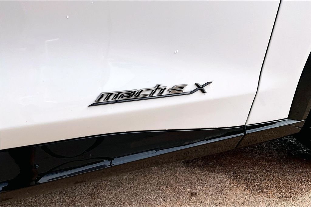 Used 2023 White Ford Premium image 33