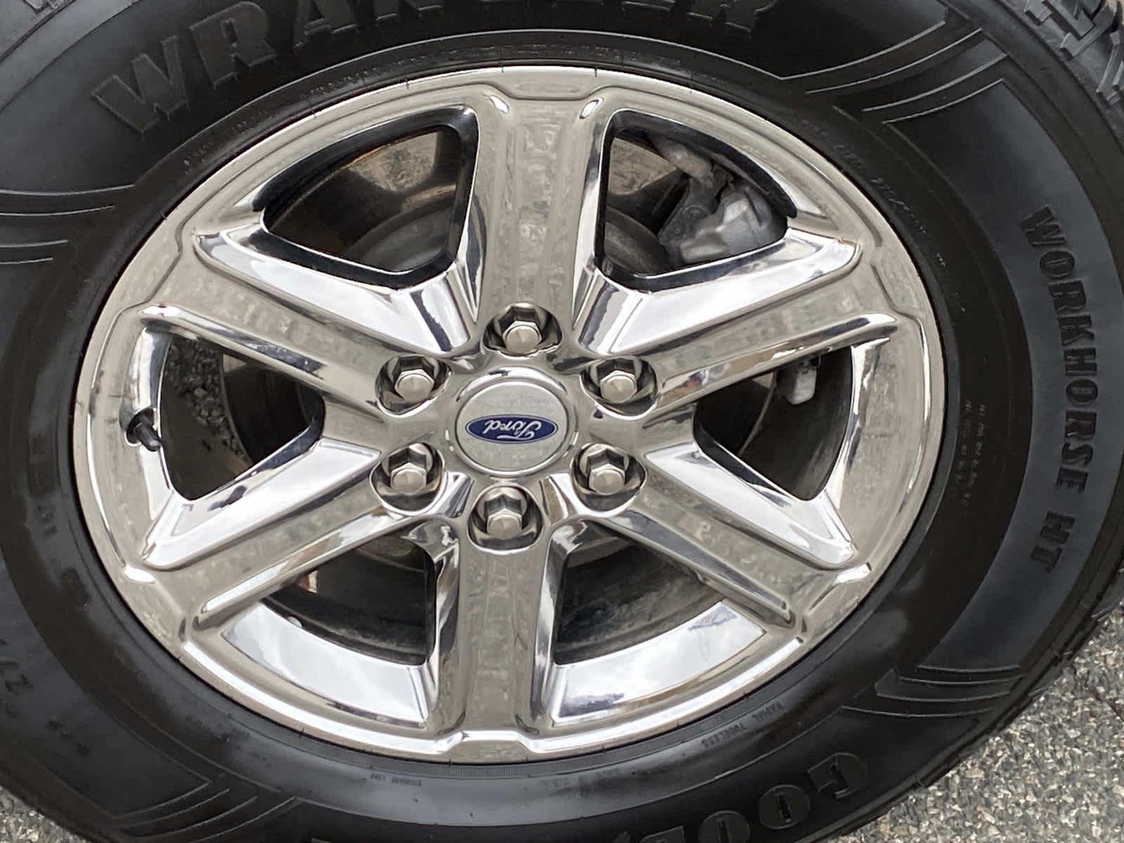 Certified Used 2025 Atlas Blue Ford XLT image 32
