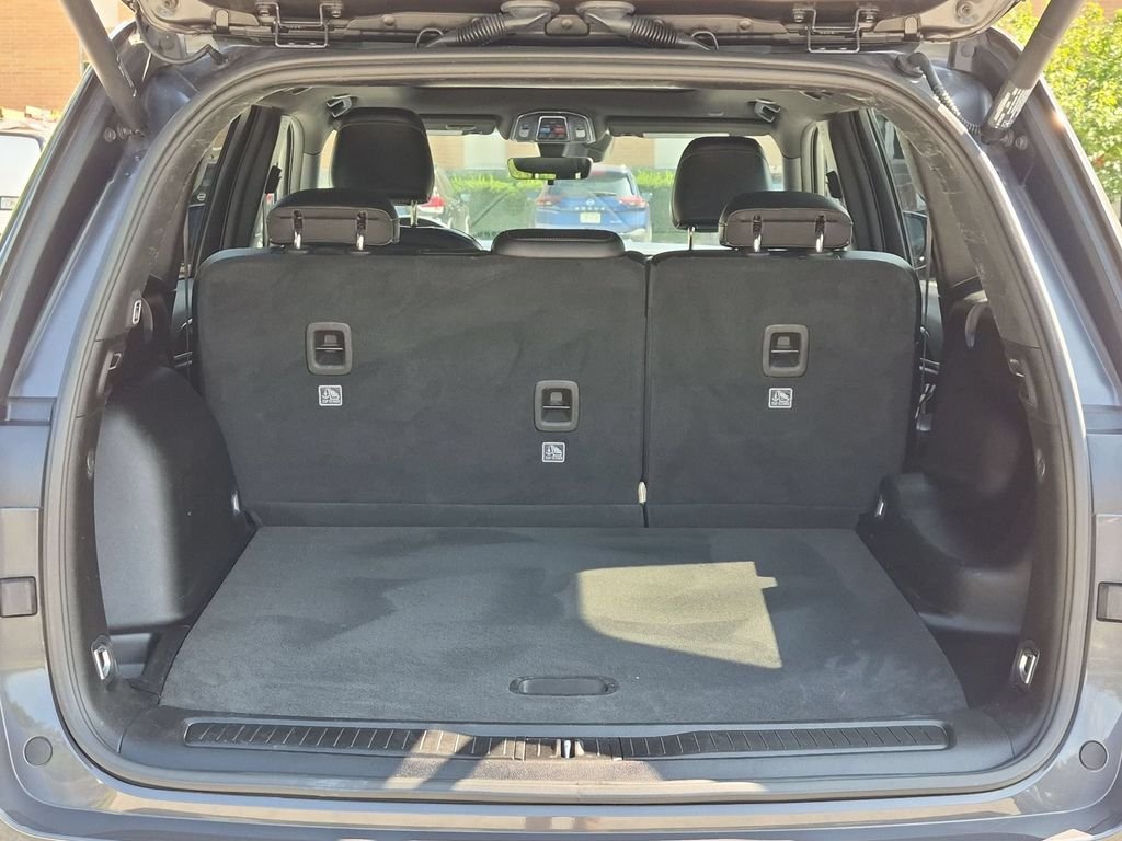 Used 2025 Gray Jeep Limited image 6