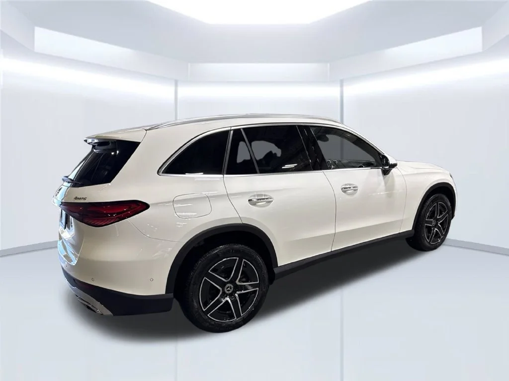 New 2027 Polar White Mercedes-Benz GLC 300 image 41