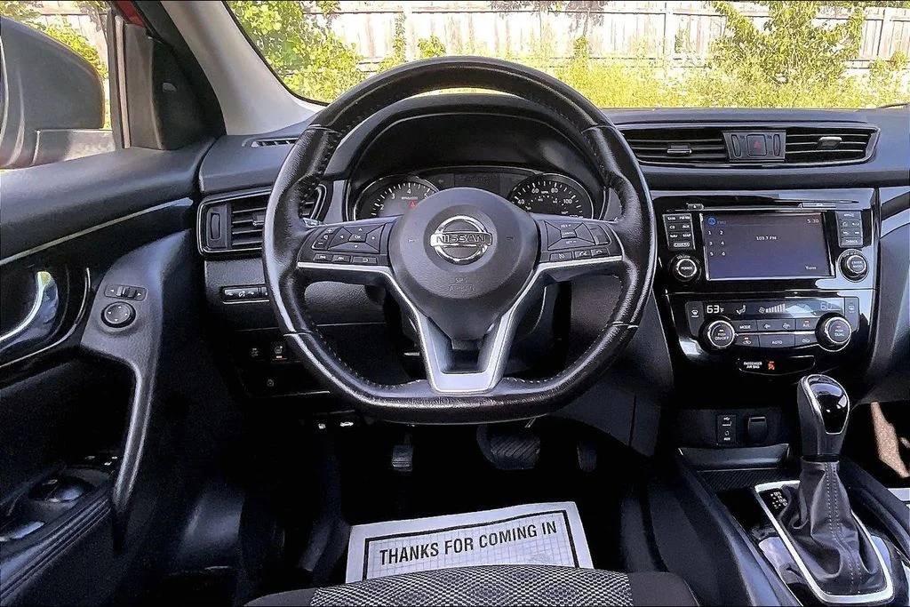 Used 2017 Red Nissan SV image 5