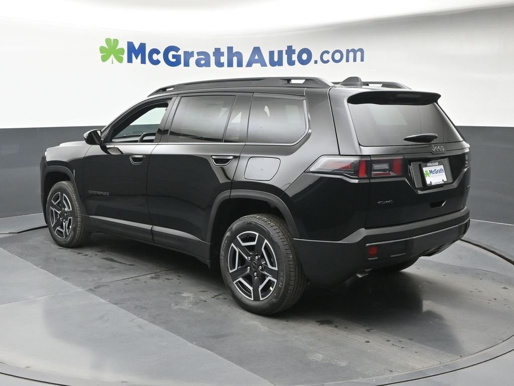 New 2026 Diamond Black Crystal Pearlcoat Jeep Laredo image 20