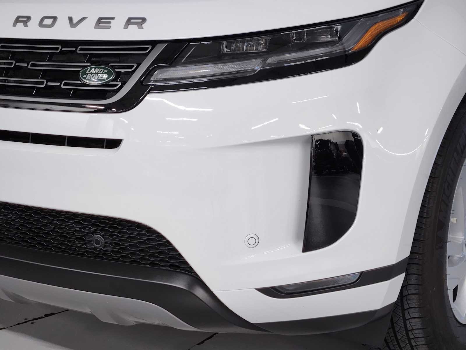 Used 2026 Fuji White Land Rover Core S image 12