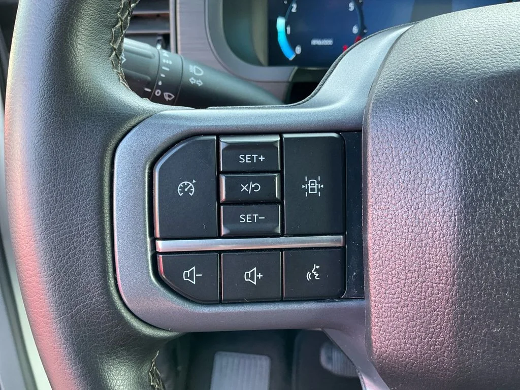 Used 2025 White Ford XLT image 28