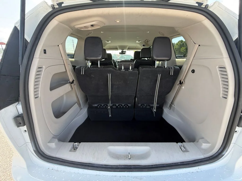 Used 2023 White Chrysler Touring L image 22