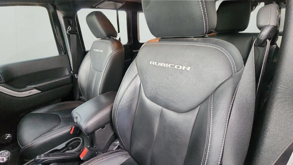 Used 2015 Black Jeep Unlimited Rubicon image 15
