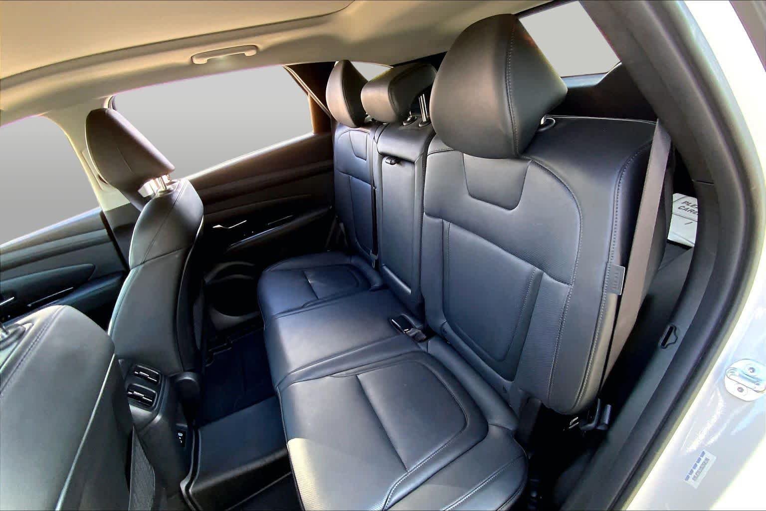 Used 2025 Creamy White Pearl Hyundai Limited image 18