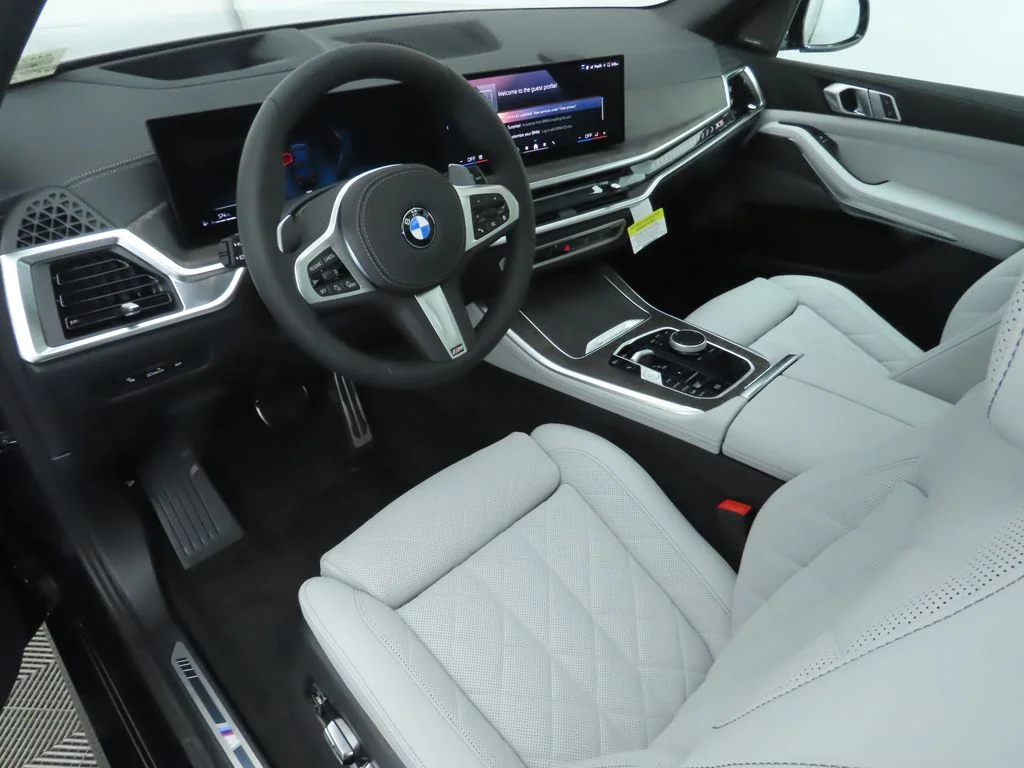 Used 2026 Black BMW xDrive40i image 9