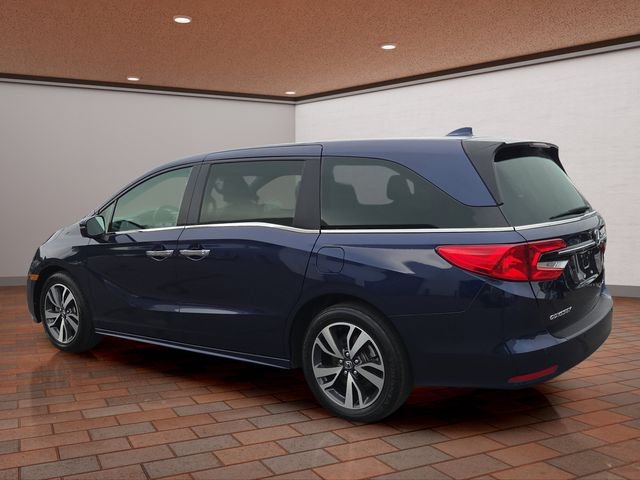 Used 2023 Obsidian Blue Pearl Honda Touring image 31