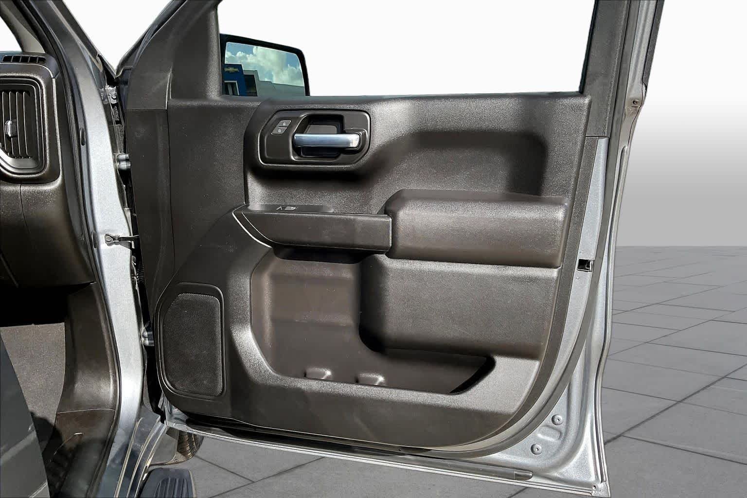 Used 2022 Satin Steel Metallic Chevrolet Custom image 22